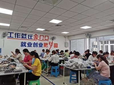 揭秘:打造一個萬人工廠需要多少錢投資?創(chuàng)業(yè),共謀發(fā)展大計!